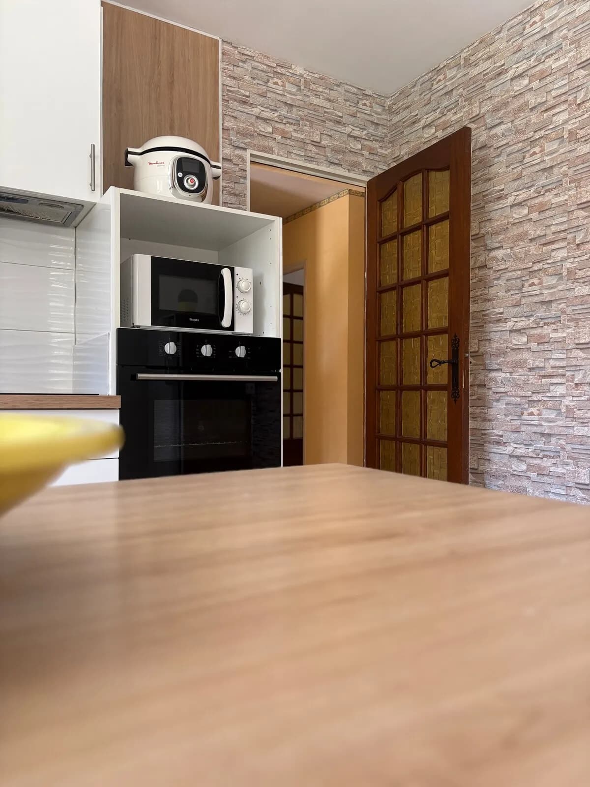Cuisine avec four et plan de travail à Grabels