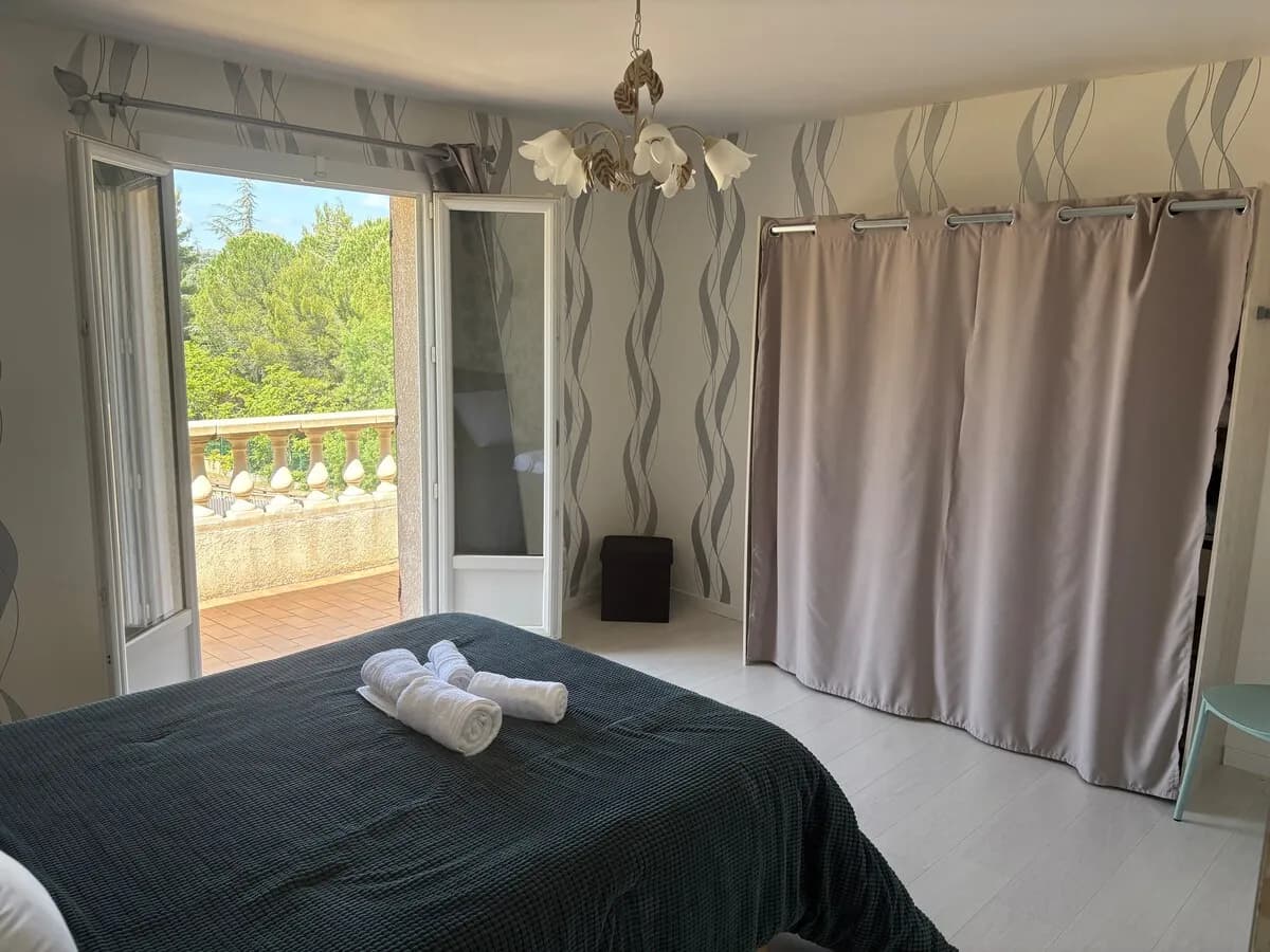 Chambre avec vue sur les pinèdes à Grabels
