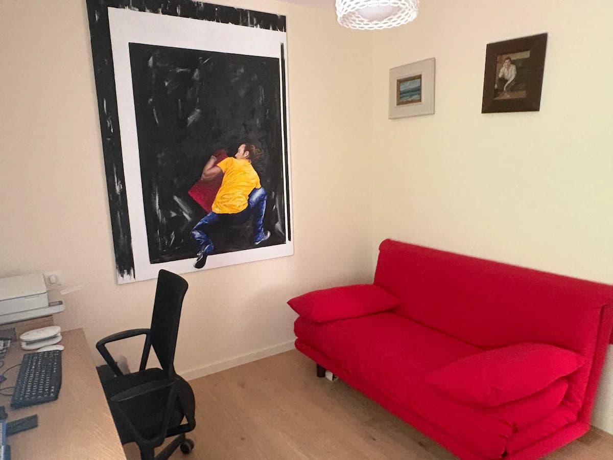 Espace de travail avec canapé de la villa à Montferrier-sur-Lez